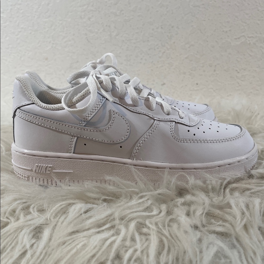 NIKE Kids' Grade School Air Force 1 Low Shoes White Sneakers Size 1 NEW - Picture 7 of 14